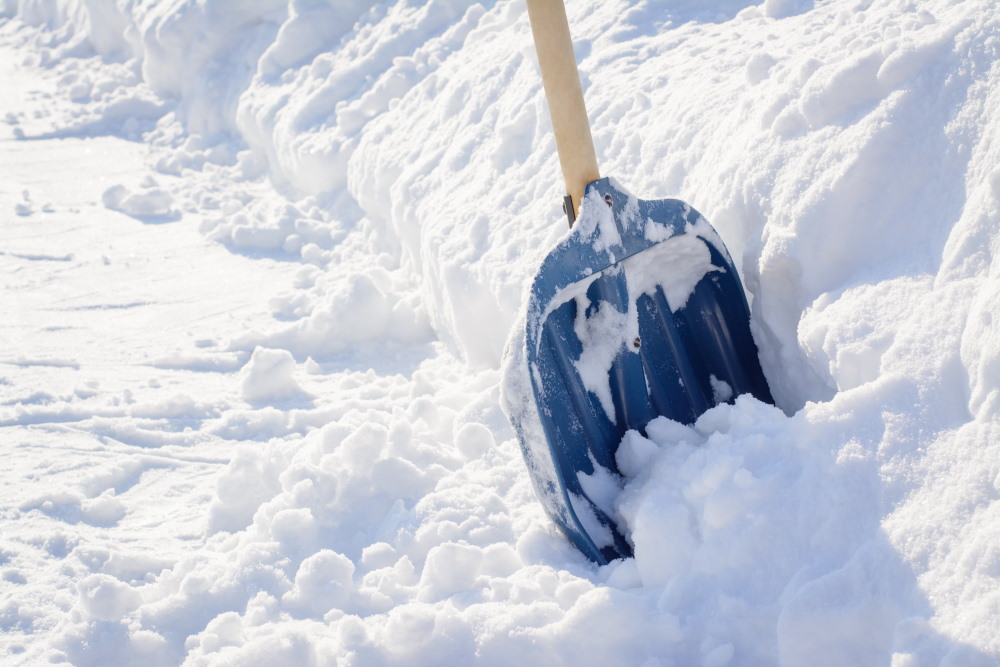 Snöskottning av tak – ett riskfyllt arbete